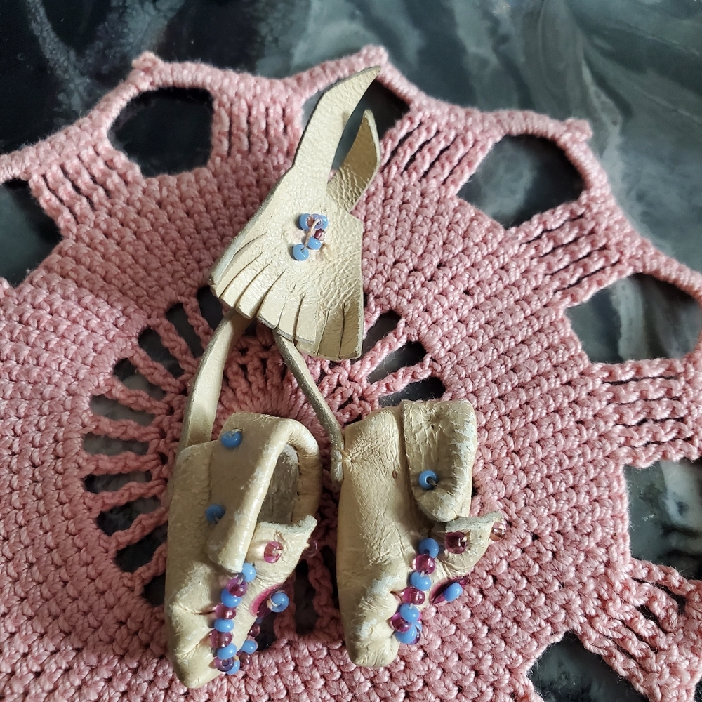Moccasin pair, lapel Pin? Leather, vintage